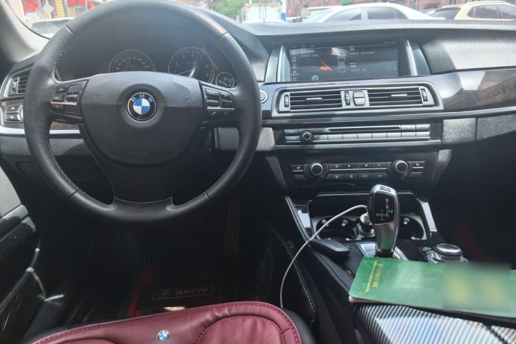 Used BMW 5 Series 2011 520Li Elegant Model Center Console