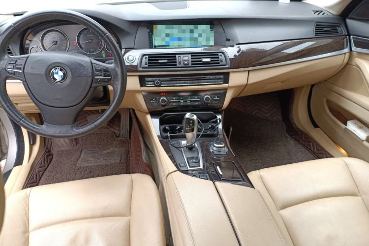 Used BMW 5 Series 2011 523Li Leading Model Center Console