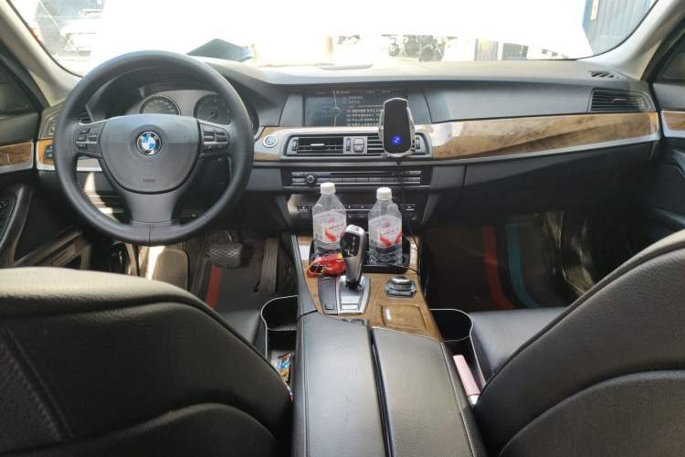 Used BMW 5 Series 2011 528Li Leading Model Center Console