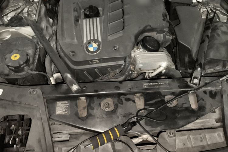 Used BMW 5 Series 2011 528Li Leading Model Engine Bay