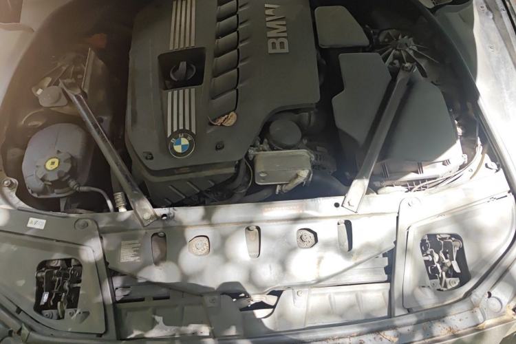 Used BMW 5 Series 2011 523Li Leading Model Engine Bay
