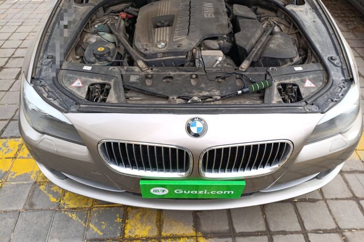Used BMW 5 Series 2011 523Li Leading Model Engine Bay
