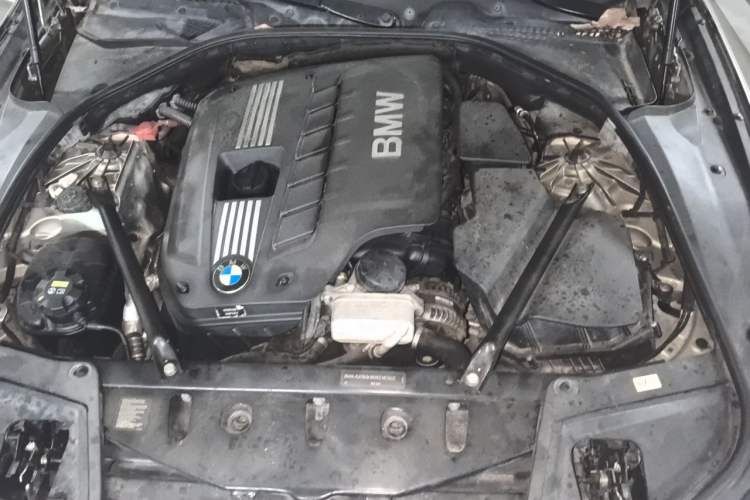 Used BMW 5 Series 2011 523Li Leading Model Engine Bay