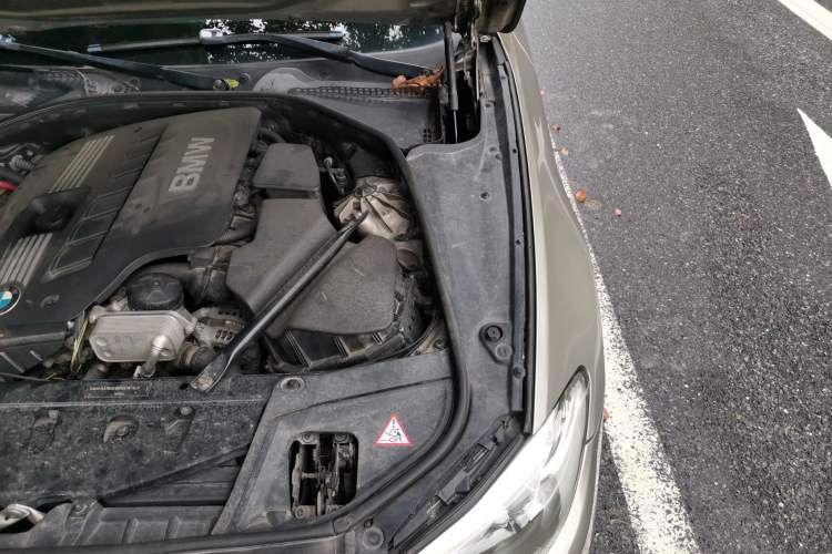 Used BMW 5 Series 2011 520Li Elegant Model Engine Bay Left