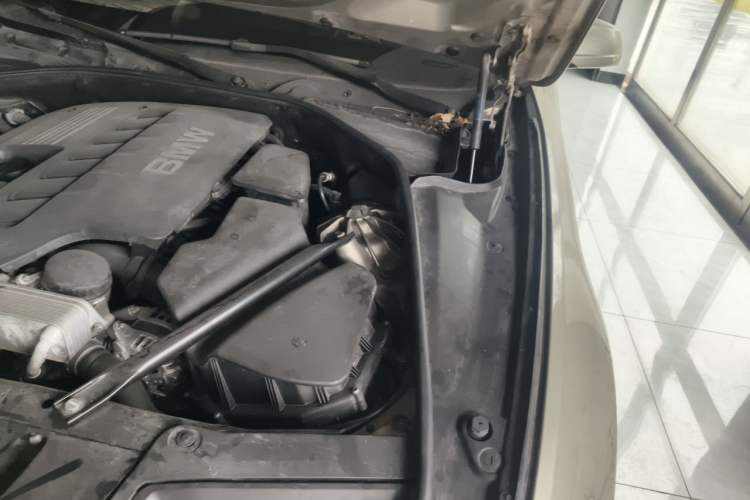 Used BMW 5 Series 2011 523Li Luxury Model Engine Bay Left