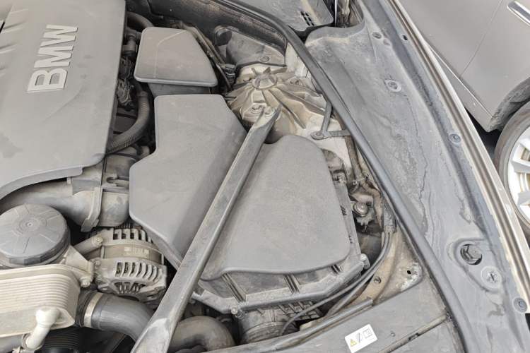 Used BMW 5 Series 2011 523Li Luxury Model Engine Bay Left