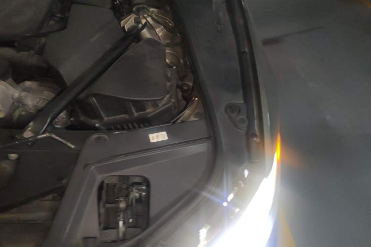 Used BMW 5 Series 2011 523Li Leading Model Engine Bay Left
