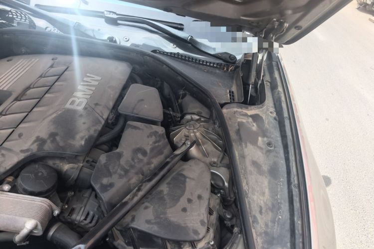 Used BMW 5 Series 2011 520Li Elegant Model Engine Bay Left