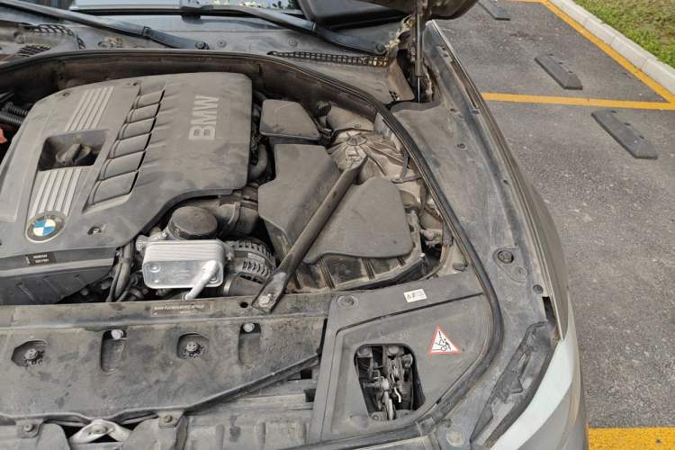 Used BMW 5 Series 2011 523Li Luxury Model Engine Bay Left