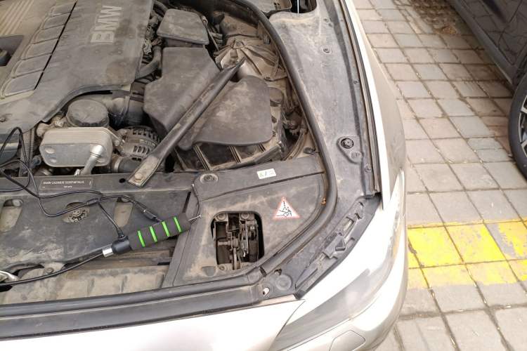 Used BMW 5 Series 2011 523Li Leading Model Engine Bay Left