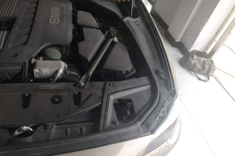 Used BMW 5 Series 2011 523Li Luxury Model Engine Bay Left