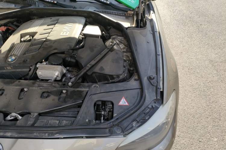 Used BMW 5 Series 2011 528Li Leading Model Engine Bay Left