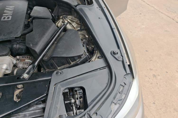 Used BMW 5 Series 2011 523Li Luxury Model Engine Bay Left