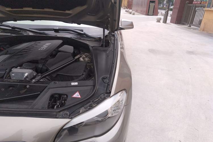 Used BMW 5 Series 2011 523Li Luxury Model Engine Bay Left
