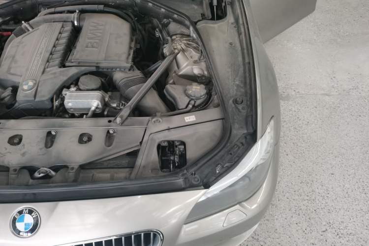 Used BMW 5 Series 2011 535Li Leading Model Engine Bay Left