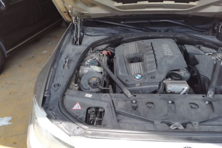 Used BMW 5 Series 2011 523Li Leading Model Engine Bay Right