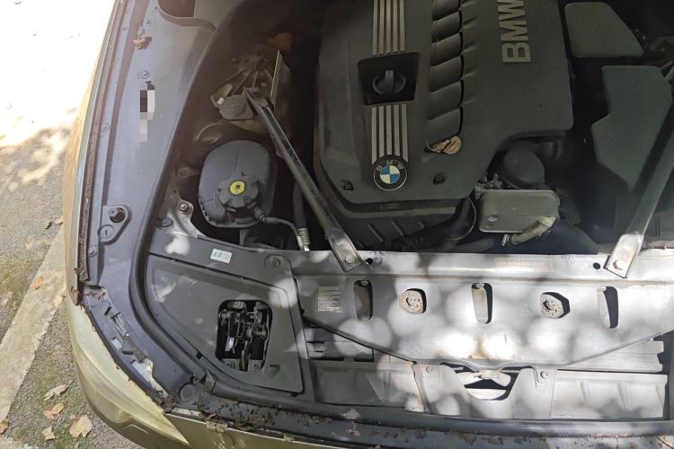 Used BMW 5 Series 2011 523Li Leading Model Engine Bay Right