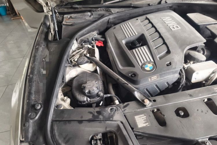 Used BMW 5 Series 2011 523Li Luxury Model Engine Bay Right