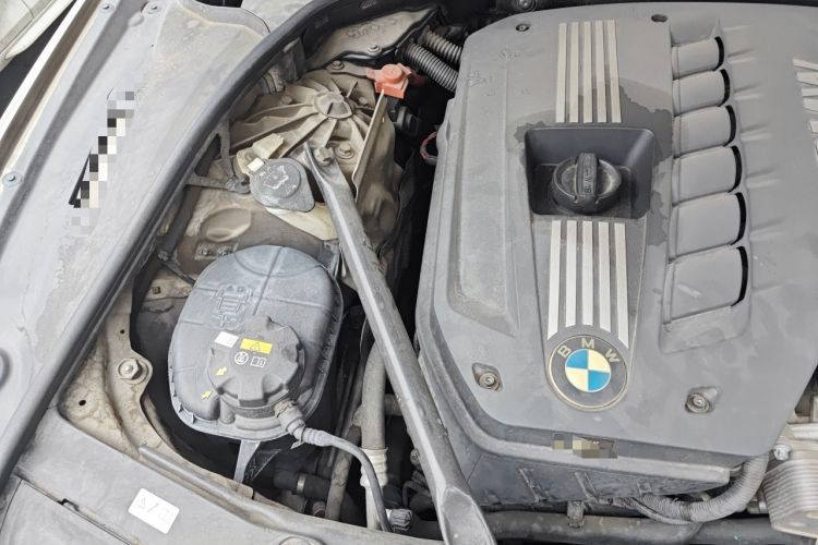 Used BMW 5 Series 2011 523Li Luxury Model Engine Bay Right