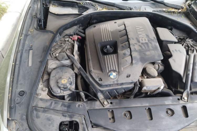 Used BMW 5 Series 2011 520Li Elegant Model Engine Bay Right