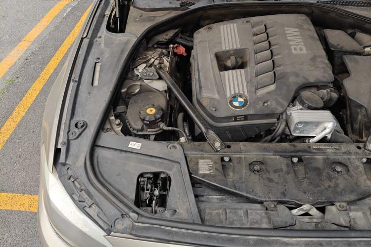 Used BMW 5 Series 2011 523Li Luxury Model Engine Bay Right