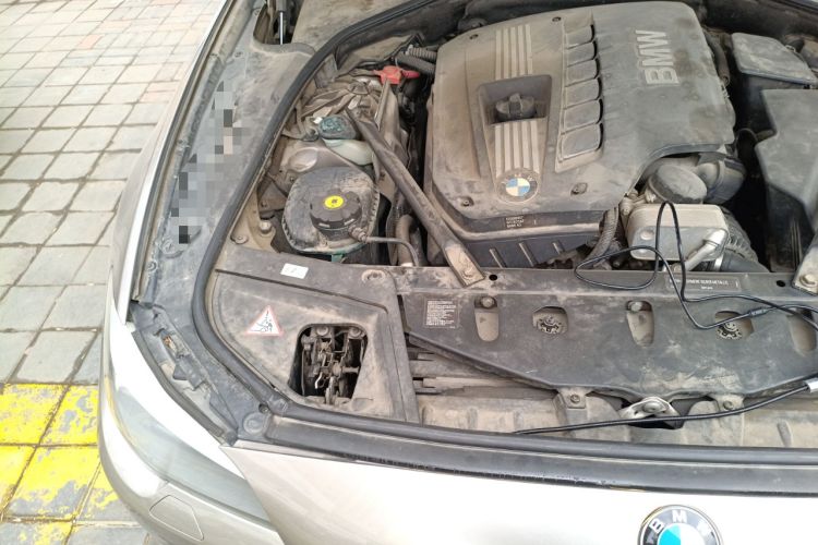 Used BMW 5 Series 2011 523Li Leading Model Engine Bay Right