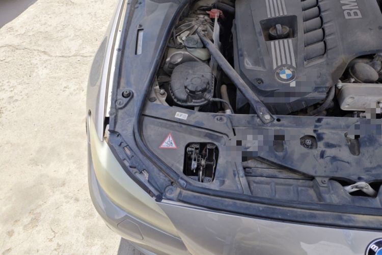 Used BMW 5 Series 2011 523Li Luxury Model Engine Bay Right