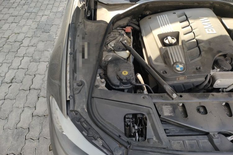 Used BMW 5 Series 2011 528Li Leading Model Engine Bay Right