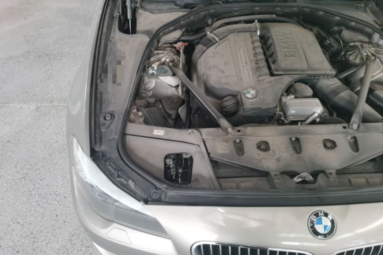 Used BMW 5 Series 2011 535Li Leading Model Engine Bay Right