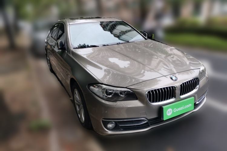 Used BMW 5 Series 2011 520Li Elegant Model Front Right 45 Deg