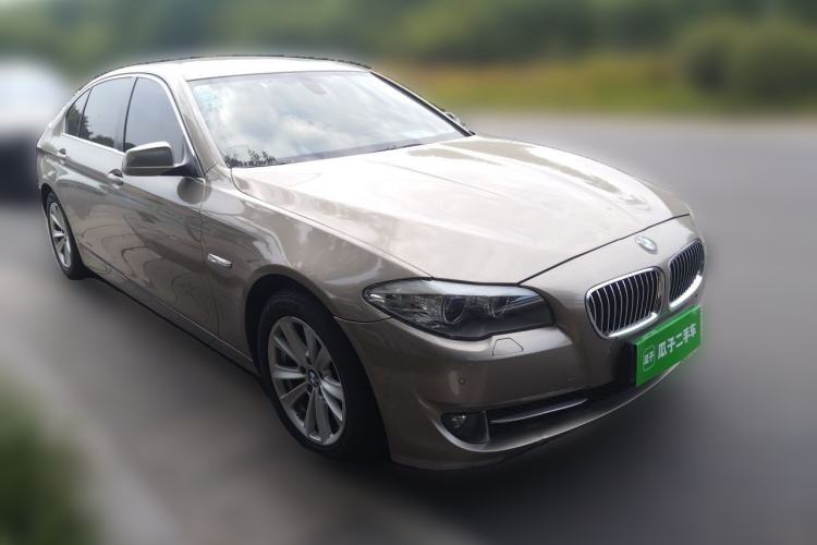 Used BMW 5 Series 2011 520Li Elegant Model Front Right 45 Deg