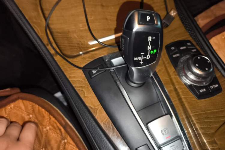 Used BMW 5 Series 2011 528Li Leading Model Gear Lever