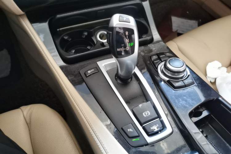 Used BMW 5 Series 2011 523Li Leading Model Gear Lever