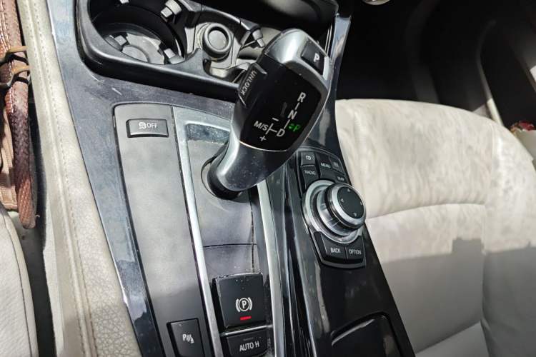 Used BMW 5 Series 2011 523Li Leading Model Gear Lever