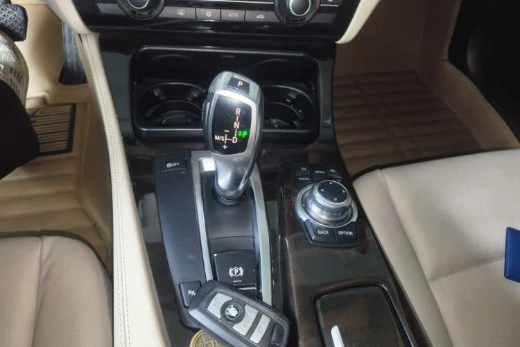 Used BMW 5 Series 2011 523Li Luxury Model Gear Lever
