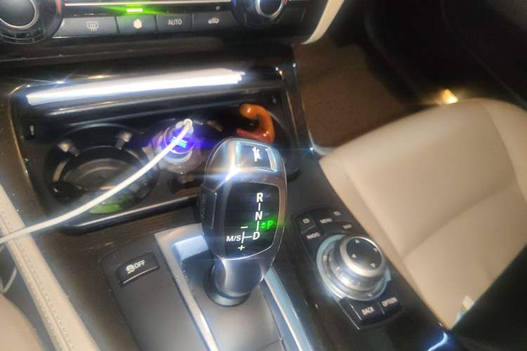 Used BMW 5 Series 2011 523Li Leading Model Gear Lever