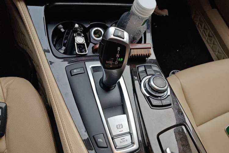 Used BMW 5 Series 2011 523Li Luxury Model Gear Lever