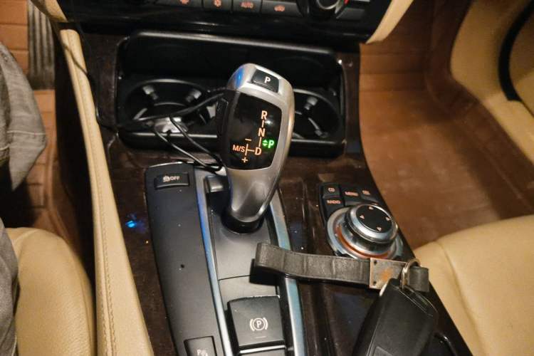 Used BMW 5 Series 2011 523Li Luxury Model Gear Lever