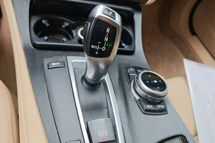 Used BMW 5 Series 2011 523Li Luxury Model Gear Lever