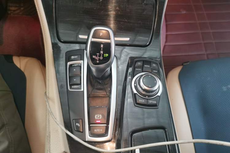 Used BMW 5 Series 2011 535Li Leading Model Gear Lever