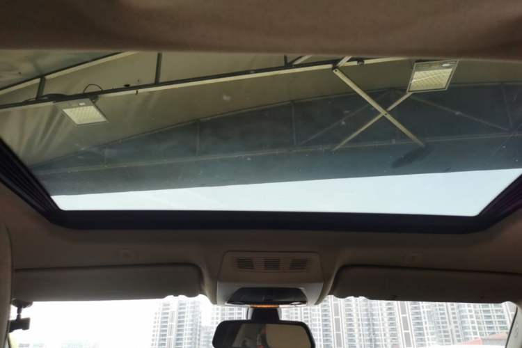 Used BMW 5 Series 2011 523Li Leading Model Headliner