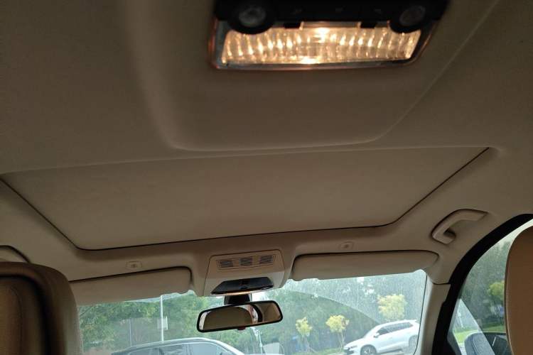 Used BMW 5 Series 2011 523Li Luxury Model Headliner