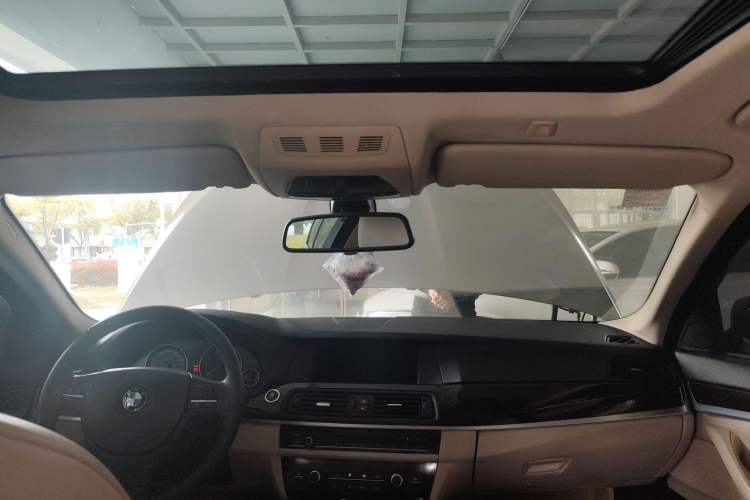 Used BMW 5 Series 2011 523Li Luxury Model Headliner
