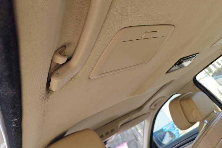 Used BMW 5 Series 2011 523Li Luxury Model Headliner