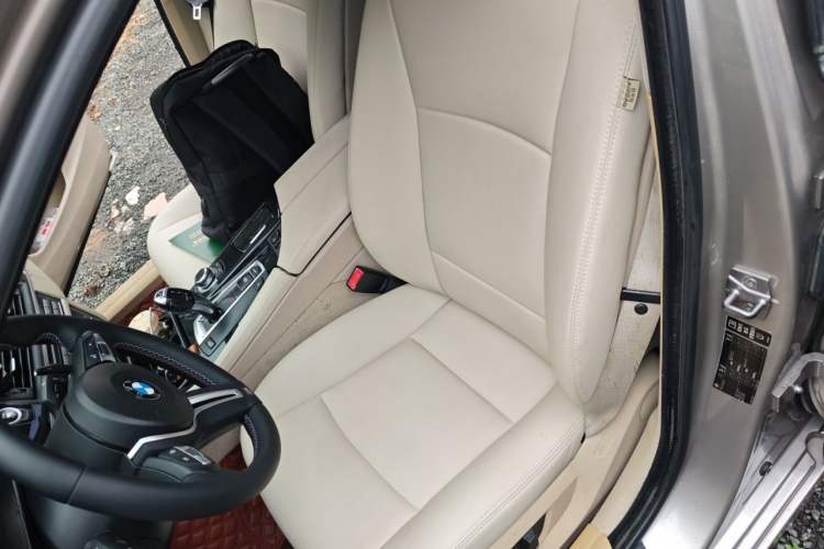 Used BMW 5 Series 2011 520Li Elegant Model Left Front Seat
