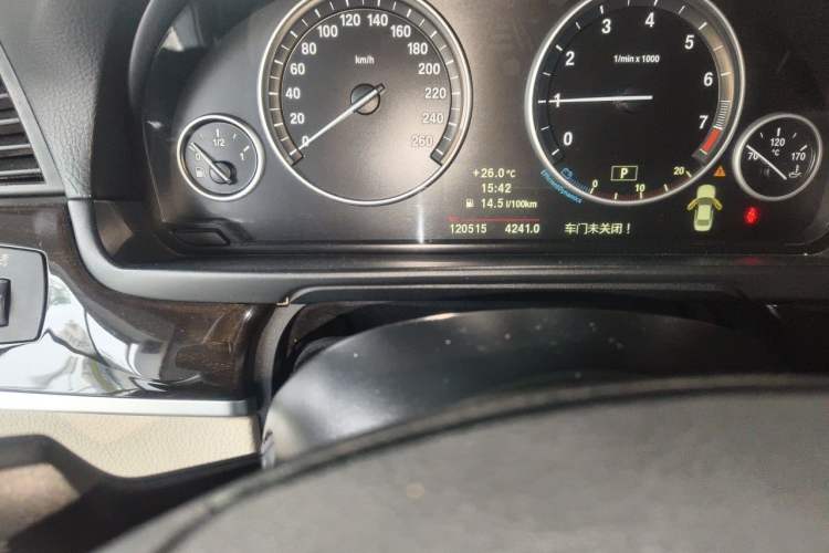 Used BMW 5 Series 2011 523Li Luxury Model Odometer Close Up