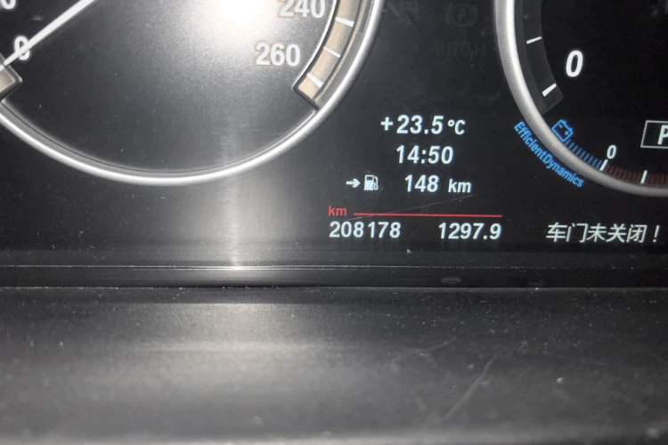Used BMW 5 Series 2011 523Li Leading Model Odometer Close Up