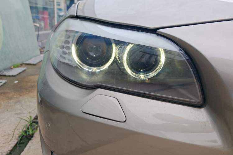 Used BMW 5 Series 2011 523Li Luxury Model Right Front Headlight