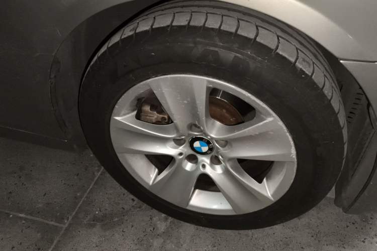Used BMW 5 Series 2011 528Li Leading Model Right Front Wheel Hub