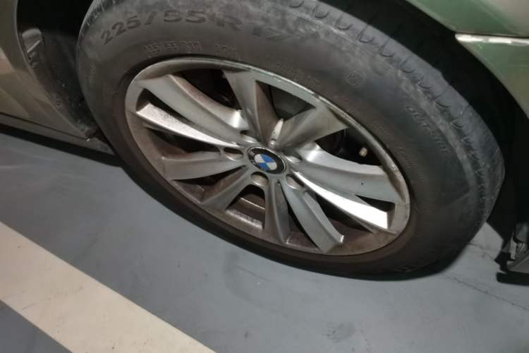 Used BMW 5 Series 2011 523Li Leading Model Right Front Wheel Hub